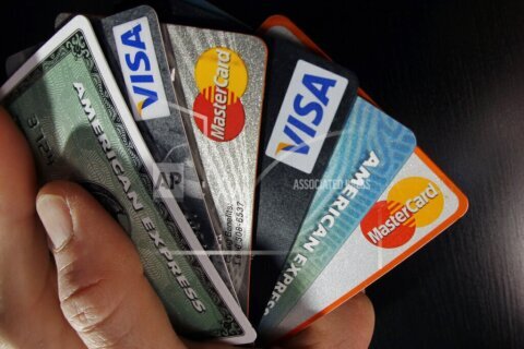 Americans have racked up a trillion dollars in credit card debt. That鈥檚 actually OK